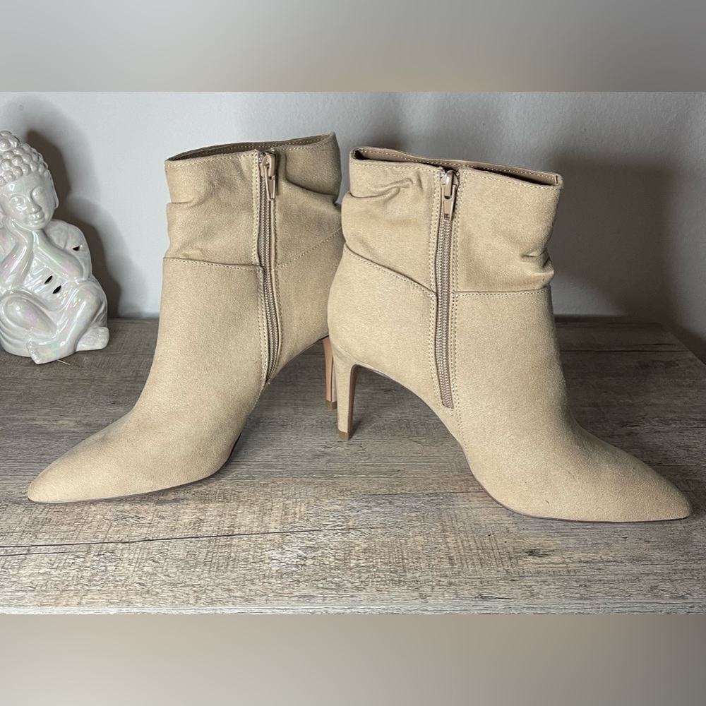 XOXO Women's Taniah Ankle Booties.